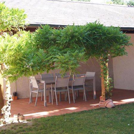 L'Atelier Du Chateau Saint-Ay Esterno foto