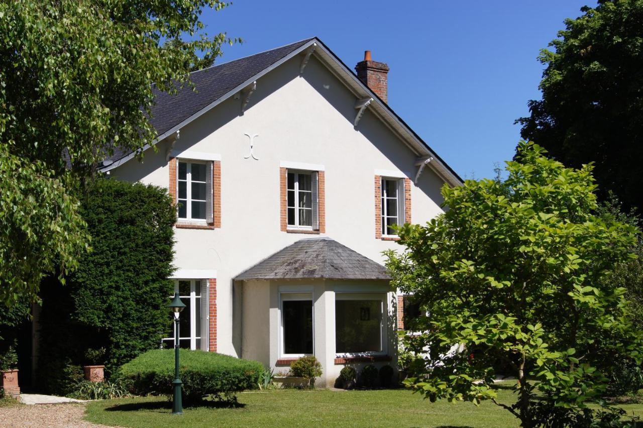 L'Atelier Du Chateau Saint-Ay Esterno foto