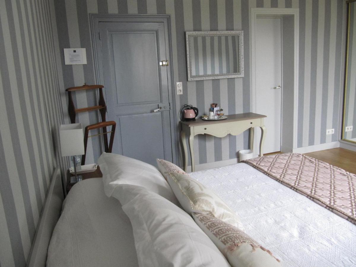 L'Atelier Du Chateau Saint-Ay Esterno foto